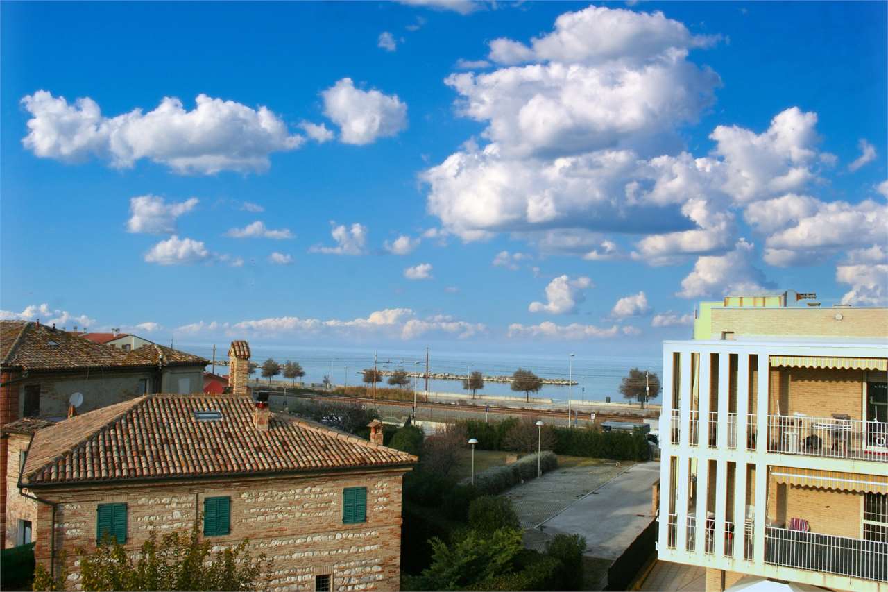 MARINA DI MONTEMARCIANO APPARTAMENTO + POSTO AUTO